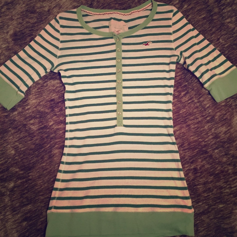 Green and white Hollister half button up shirt (M)